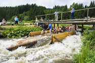 Da bleibt keine Hose trocken - Floßfahrt auf der Wilden Rodach im Naturpark Frankenwald