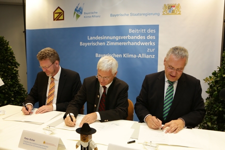 Der Beitritt in die Bayerische Klima-Allianz ist besiegelt Der Beitritt in die Bayerische Klima-Allianz ist besiegelt
