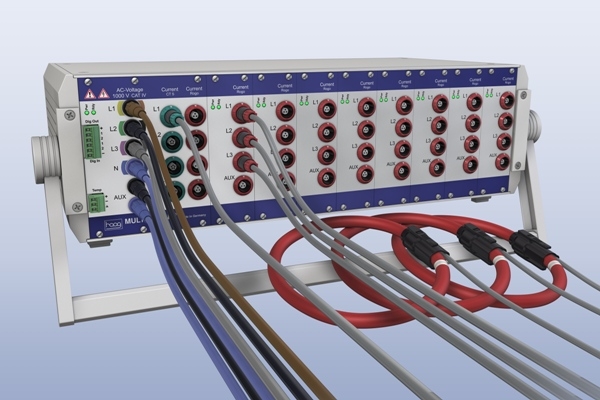 Das MULTI-QUANT Messsystem misst neben Spannung, Strom und Leistung alle Netzqualitätsparameter in E Das MULTI-QUANT Messsystem misst neben Spannung, Strom und Leistung alle Netzqualitätsparameter in E