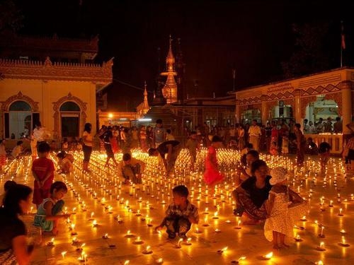 Thadingyut Lichterfest in Myanmar Thadingyut Lichterfest in Myanmar