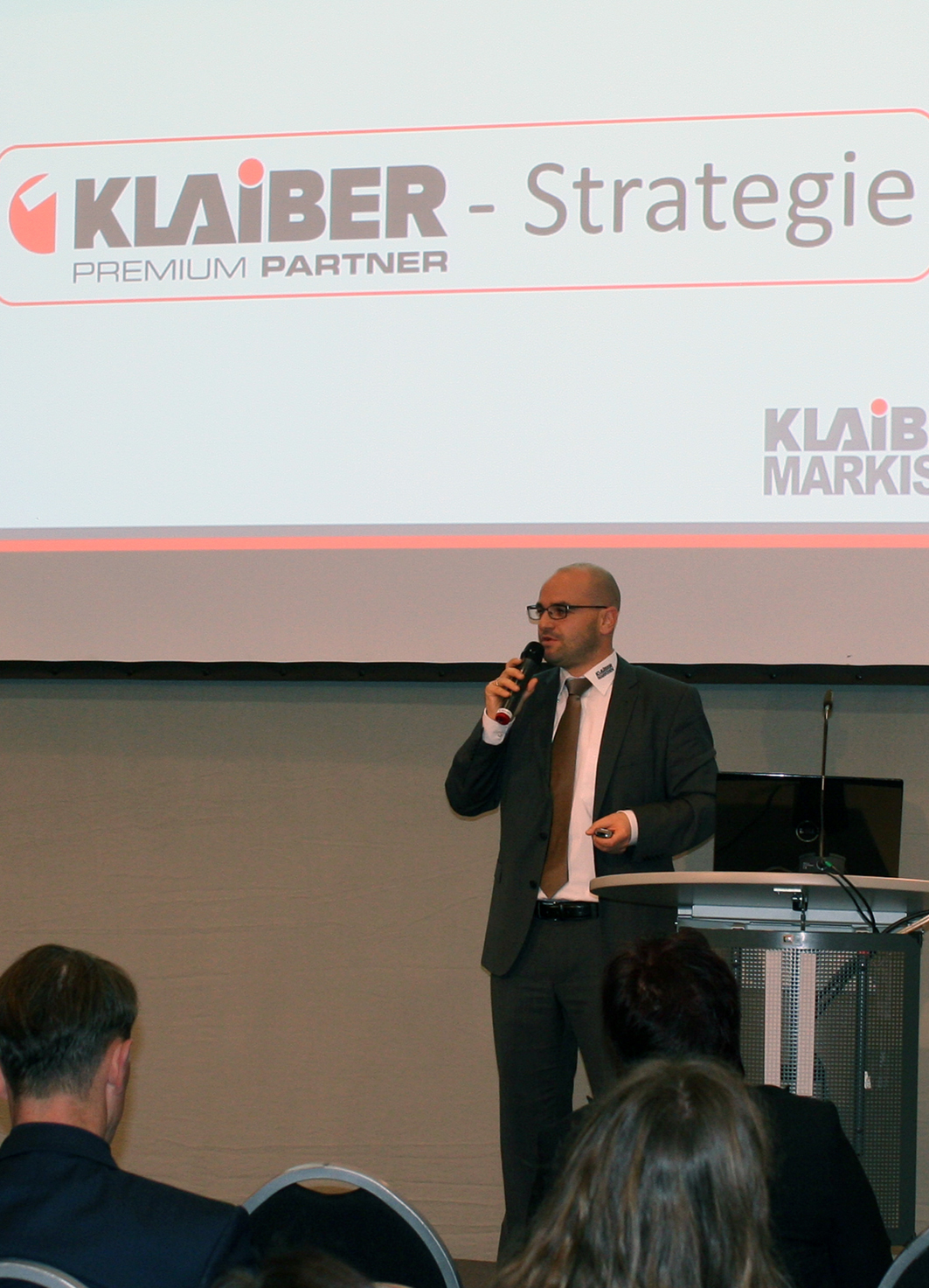 Christian Obermeier von KLAIBER Markisen überzeugt mit dem PREMIUM Partner Konzept beim CRM Best Pra Christian Obermeier von KLAIBER Markisen überzeugt mit dem PREMIUM Partner Konzept beim CRM Best Pra