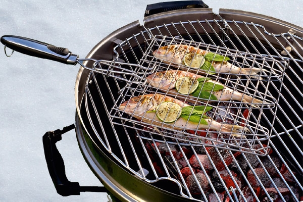 Auch Fisch vom Grill macht sich im Winter gut Auch Fisch vom Grill macht sich im Winter gut