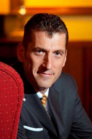 Friedrich W. Niemann ist Direktor des neuen Waldorf Astoria Berlin Friedrich W. Niemann ist Direktor des neuen Waldorf Astoria Berlin