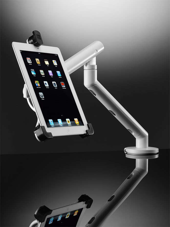 Moderner Arbeitsplatz mit der schwenk- und abschließbaren iPad-Halterung Flo Dynamic Moderner Arbeitsplatz mit der schwenk- und abschließbaren iPad-Halterung Flo Dynamic