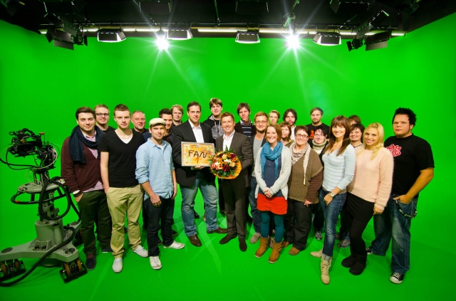 TV-Macher in Feierlaune: Das Team von FAN Television - Fernsehen aus Niedersachsen - feiert den erst TV-Macher in Feierlaune: Das Team von FAN Television - Fernsehen aus Niedersachsen - feiert den erst