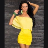 Asymetrisches Minikleid mit Chiffon-Lage Asymetrisches Minikleid mit Chiffon-Lage