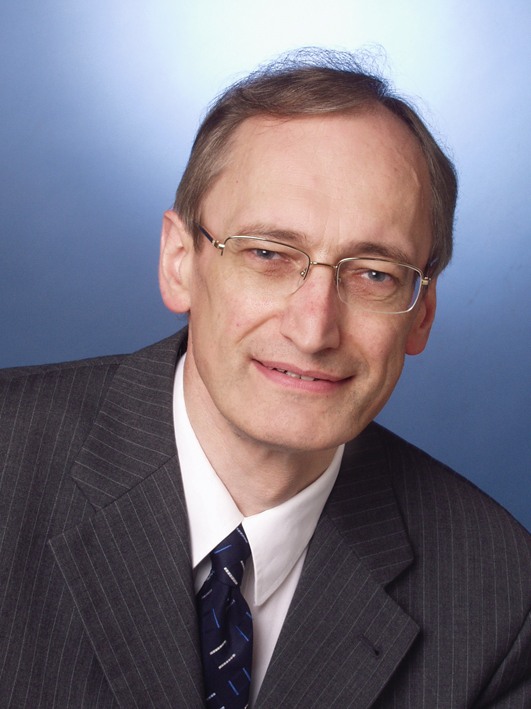 Dr. Michael Eckstein gibt den Überblick zum Schüleraustausch (Foto Dt. Stiftung Völkerverständigung) Dr. Michael Eckstein gibt den Überblick zum Schüleraustausch (Foto Dt. Stiftung Völkerverständigung)
