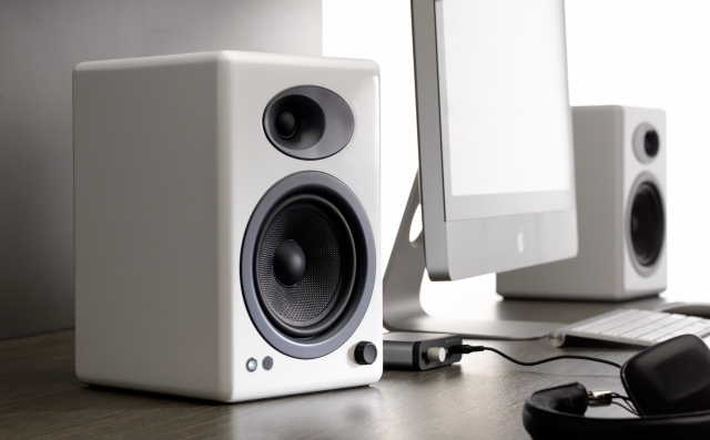 Audioengine A5+ in Hochglanz-Weiß