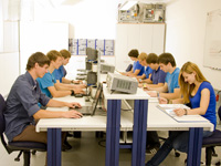 Rund 60 Azubis absolvieren derzeit eine Ausbildung bei Klug iS (Foto: Klug iS). Rund 60 Azubis absolvieren derzeit eine Ausbildung bei Klug iS (Foto: Klug iS).