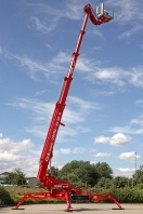 Die Arbeitsbuehne Leo 25 T fährt 15,50 m hoch. Foto: GL Verleih