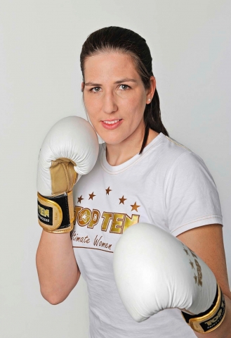 Bärenstark statt zuckersüß: Typ-1-Diabetikerin Anja Renfordt ist sechsfache Kickbox-Weltmeisterin un Bärenstark statt zuckersüß: Typ-1-Diabetikerin Anja Renfordt ist sechsfache Kickbox-Weltmeisterin un