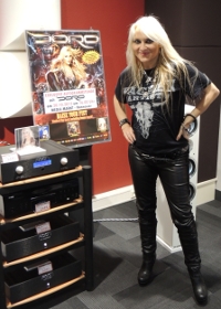 Doro rockt Hannover. Im Media Markt Hannover-Wülfel, Mit AARON Doro rockt Hannover. Im Media Markt Hannover-Wülfel, Mit AARON