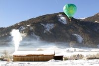 Mauterndorf ist nicht nur ein beliebtes Wintersportziel - hier kann man auch Ballonfahrer bestaunen. Mauterndorf ist nicht nur ein beliebtes Wintersportziel - hier kann man auch Ballonfahrer bestaunen.