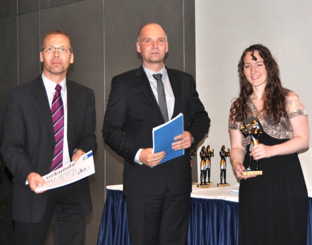 Freuen sichüber die Auszeichnung: Olaf Dömer (gds), Henning Mallok (gds), Ulrike Czekay (eROCKIT).