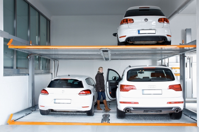 Die neue MultiBase 2072 von Klaus Multiparking nimmt Fahrzeuge bis zu einer Höhe von 205 cm auf. Fot Die neue MultiBase 2072 von Klaus Multiparking nimmt Fahrzeuge bis zu einer Höhe von 205 cm auf. Fot
