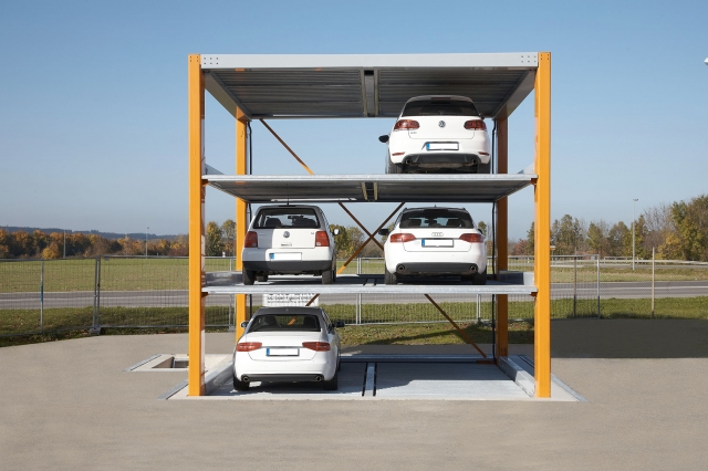 Die neue Unterflurbühne U3 von Klaus Multiparking bringt bis zu sechs Fahrzeuge nach oben. Foto: Kla Die neue Unterflurbühne U3 von Klaus Multiparking bringt bis zu sechs Fahrzeuge nach oben. Foto: Kla
