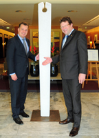 Torsten Stiegler (l.), Direktor Mondial am Dom Cologne, und Jost Thöne von der Stradivari-Lounge. Torsten Stiegler (l.), Direktor Mondial am Dom Cologne, und Jost Thöne von der Stradivari-Lounge.