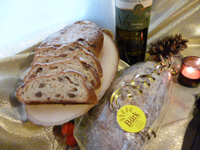 Der Riesling-Stollen wurde mit St. Michael Riesling der Weingärtner Cleebronn-Güglingen hergestellt. Der Riesling-Stollen wurde mit St. Michael Riesling der Weingärtner Cleebronn-Güglingen hergestellt.