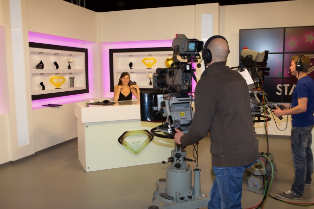 GemsTV erwartet Besuch im Live-Studio.