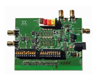 Aufsicht auf das Testboard mit Fernsteuerung Aufsicht auf das Testboard mit Fernsteuerung
