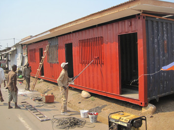 Aus einem Container werden Arbeitsplätze (Foto: Dentler) Aus einem Container werden Arbeitsplätze (Foto: Dentler)
