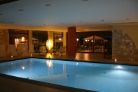Pool bei Nacht (Alpenwellnesshotel St. Veit)