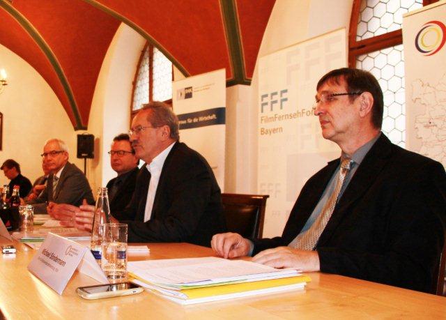Peter Kammerer, Prof. Dr. Klaus Schäfer, Christian Ude, Michael Söndermann (v.l.n.r.) Peter Kammerer, Prof. Dr. Klaus Schäfer, Christian Ude, Michael Söndermann (v.l.n.r.)