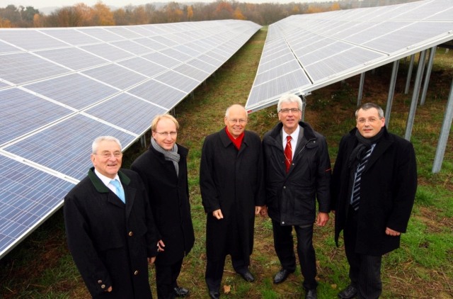 Strom vor allem am Abend und am Morgen - die Panels des Solarparks der Städtischen Werke in Niesteta
