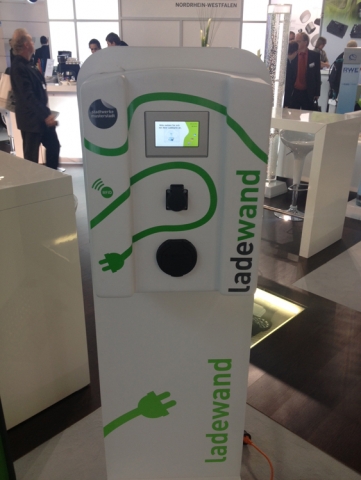 Stromtankstelle: innovativ und stylisch - die Ladestation Stromtankstelle: innovativ und stylisch - die Ladestation