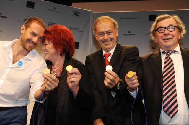 Best Human Brands Awards in der Reithalle in München ; alle 4 Preisträger v.l.n.r.: Christian Vater,