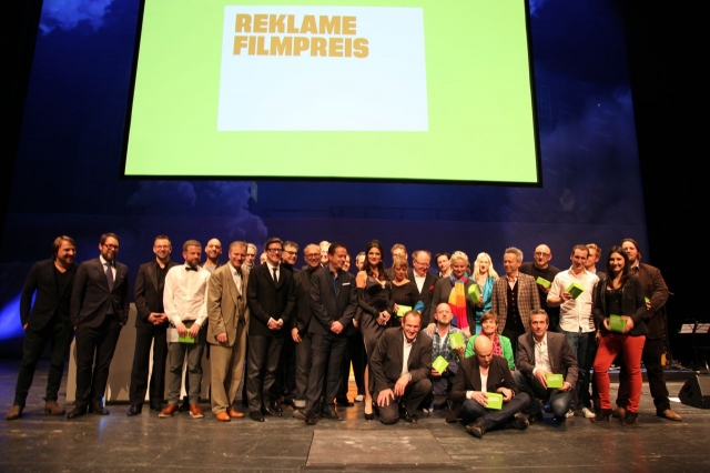 Die Preisträger, Laudatoren&Moderatoren des 'Reklamefilmpreises 2012' im Schauspiel Frankfurt. Foto: Die Preisträger, Laudatoren&Moderatoren des 'Reklamefilmpreises 2012' im Schauspiel Frankfurt. Foto: