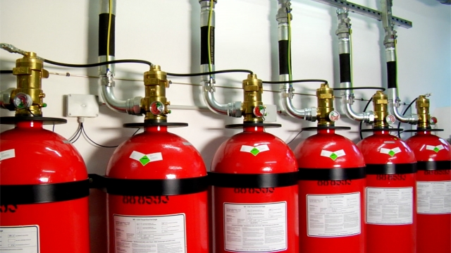 Das 3M Novec 1230 Feuerlöschmittel ermöglicht einen effektiven und zugleich schonenden Brandschutz. Das 3M Novec 1230 Feuerlöschmittel ermöglicht einen effektiven und zugleich schonenden Brandschutz.
