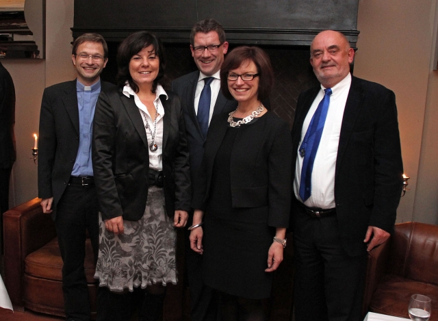 v.l.: Dr. Elmar Nass (Domvikar am Hohen Dom zu Aachen), Sibylle Nußbaum (Landesgeschäftsführerin des v.l.: Dr. Elmar Nass (Domvikar am Hohen Dom zu Aachen), Sibylle Nußbaum (Landesgeschäftsführerin des
