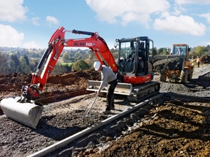 Kubota Kurzheckbagger U 55-4 aus dem HKL MIETPARK im Einsatz an der A 8 bei Pforzheim. Kubota Kurzheckbagger U 55-4 aus dem HKL MIETPARK im Einsatz an der A 8 bei Pforzheim.