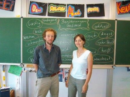 v.l.n.r. Dirk Simon, Maarja Junolainen (Sexualpädagogisches Team von Profamilia)