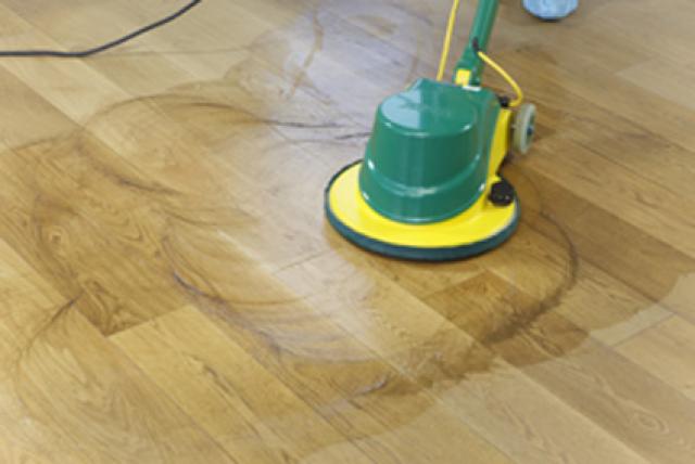 AURO Holzbodenrenovierung mit dem Kraftreiniger ohne Schleifen AURO Holzbodenrenovierung mit dem Kraftreiniger ohne Schleifen