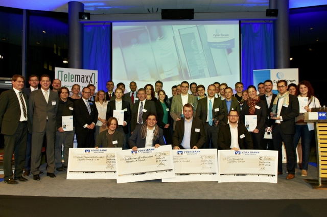 cynora unter den strahlenden Gewinnern der CyberChampions Awards 2012: Michael Bächle, Technischer L