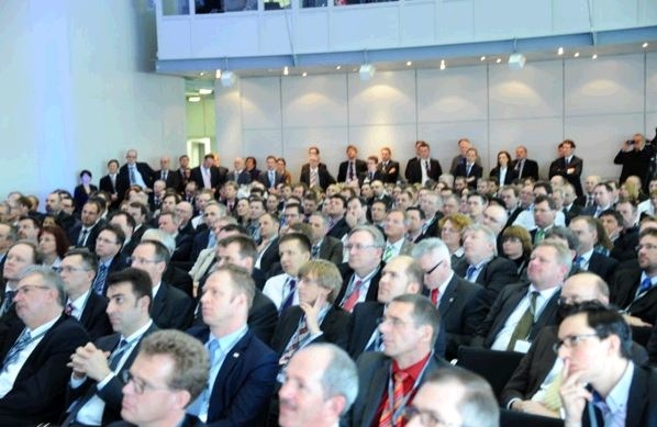 500 Teilnehmer - Top-Referenten - Der IT-Gipfel der Automobilindustrie