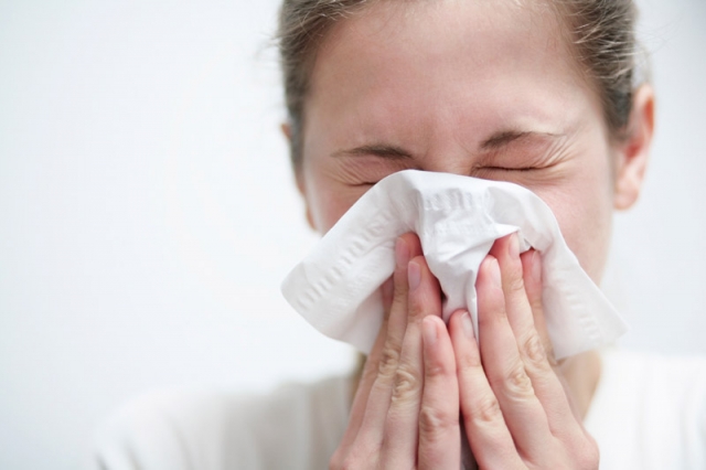 Häufiges Symptom bei Schnupfen ist eine verstopfte Nase Häufiges Symptom bei Schnupfen ist eine verstopfte Nase