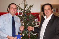 Tom Tröbs (r.), Direktor Mercure Hotel Köln City Friesenstraße, und Dieter Post von Himmel un Ääd