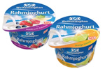 Die neuen Rahmjoghurt-Saisonsorten der Molkerei Weihenstephan „Orange-Limette“ und „Waldfrucht-Zabai