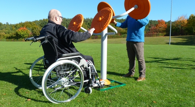 Probetraining in Lichtenfels: mit Outdoorfitness-Geräten von Vitapark Fuhrmann.
