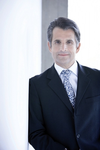 Otto Lindner, Unternehmenschef der Lindner Hotels, sorgt für gutes Arbeitsklima Otto Lindner, Unternehmenschef der Lindner Hotels, sorgt für gutes Arbeitsklima