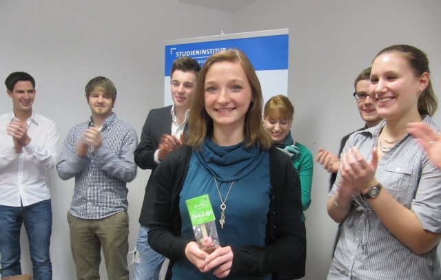 Jennifer Roeder moderiert gemeinsam mit Aljoscha Höhn auf der Best of Events die Awards. Jennifer Roeder moderiert gemeinsam mit Aljoscha Höhn auf der Best of Events die Awards.