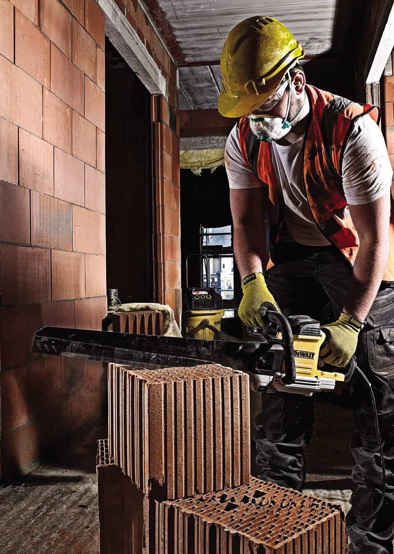 Je nach Modell und Sägeblatt ist die DEWALT Spezialsäge für unterschiedliche Materialien einsetzbar, Je nach Modell und Sägeblatt ist die DEWALT Spezialsäge für unterschiedliche Materialien einsetzbar,