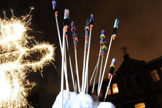 Raketen und Böller gehören für die meisten Deutschen zum Silvesterabend, doch hier ist Vorsicht gebo Raketen und Böller gehören für die meisten Deutschen zum Silvesterabend, doch hier ist Vorsicht gebo