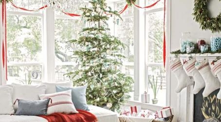 Weihnachtsdeko in Weiß