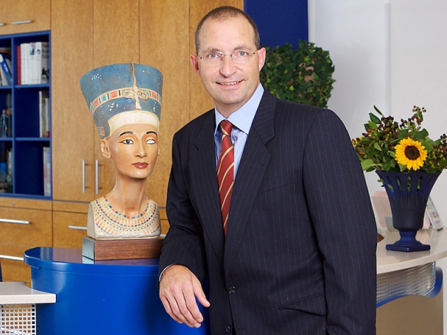 Dr. med. Stefan Schill Dr. med. Stefan Schill