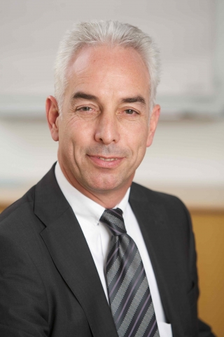 Bernd Mitternachtübernimmt die Geschäftsführung der ITENOS Bernd Mitternachtübernimmt die Geschäftsführung der ITENOS