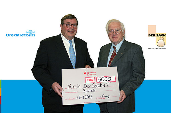 v.l.n.r.: Uwe von Padberg und Ernst Mommertz bei der Scheckübergabe. v.l.n.r.: Uwe von Padberg und Ernst Mommertz bei der Scheckübergabe.